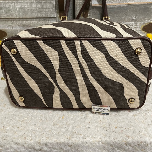 Authentic Michael Kors Animal Print Canvas Tote EUC! - Picture 8 of 12